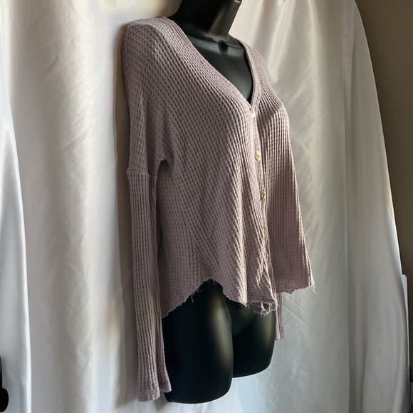 Jolie Long Sleeves Buttoned Front Mid Cropped Top Size Large (Junior) - Picture 2 of 7